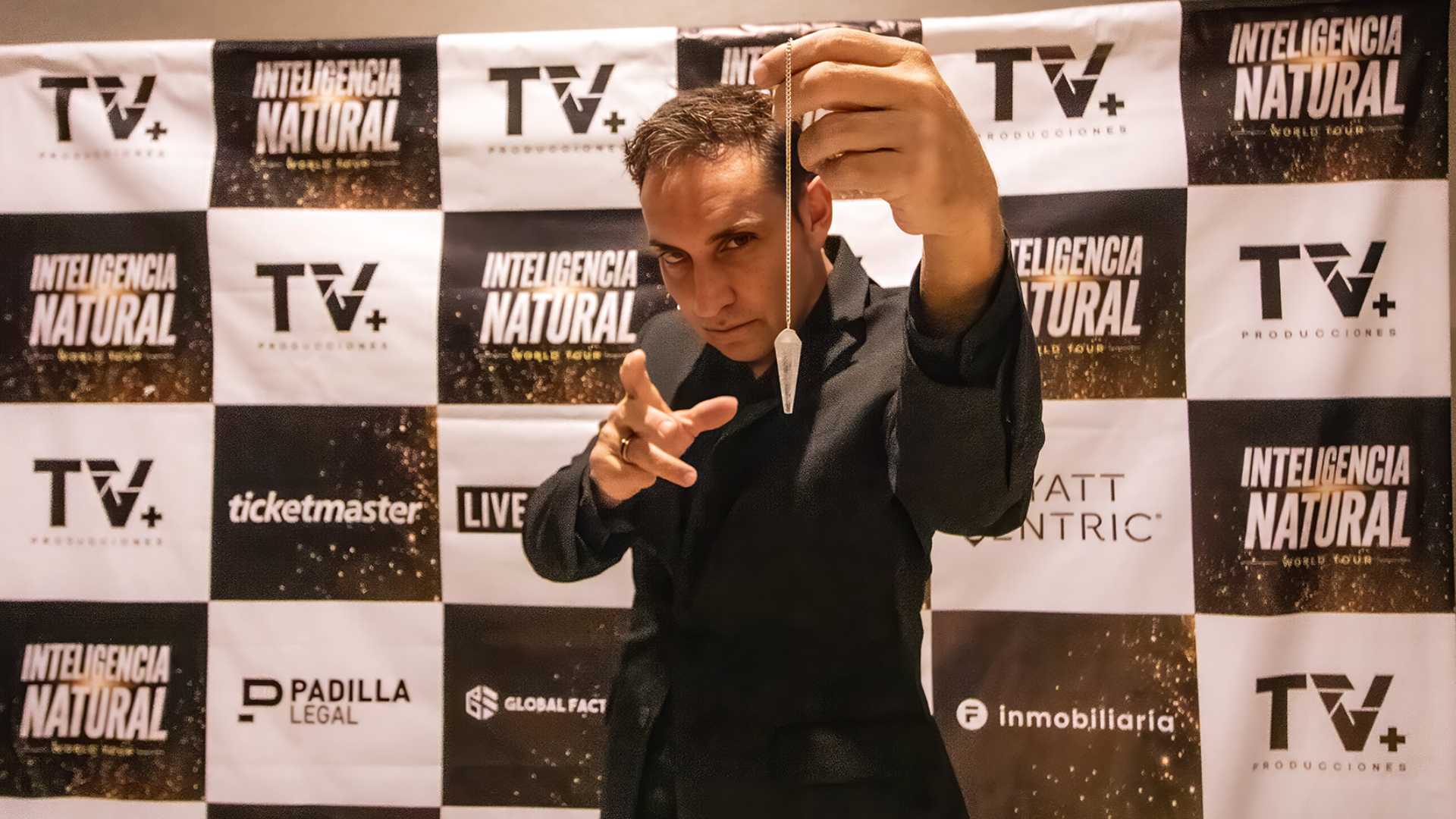 Javier Botía presenta “Inteligencia Natural” en Lima tras sorprender al periodismo local