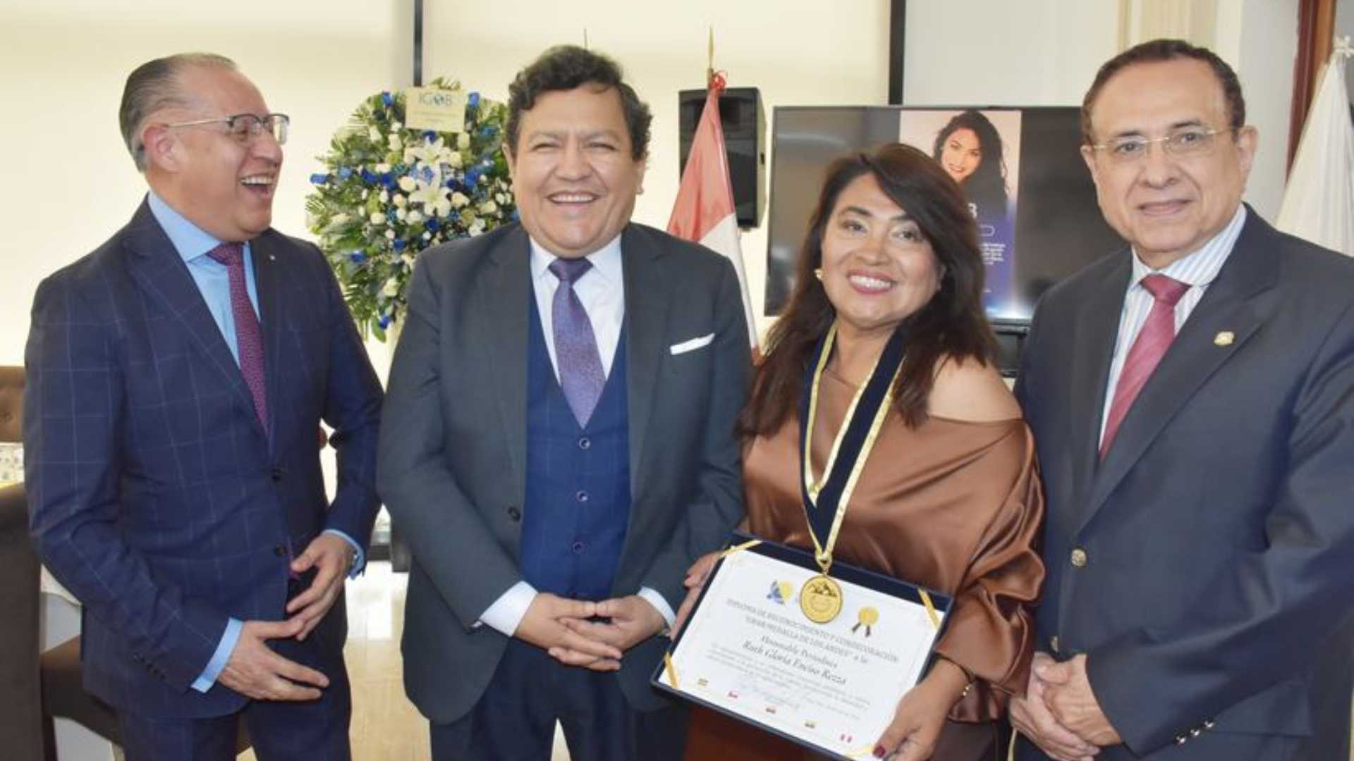Ruth Enciso Rezza: cuatro décadas de rigor, sensibilidad y compromiso en el periodismo peruano