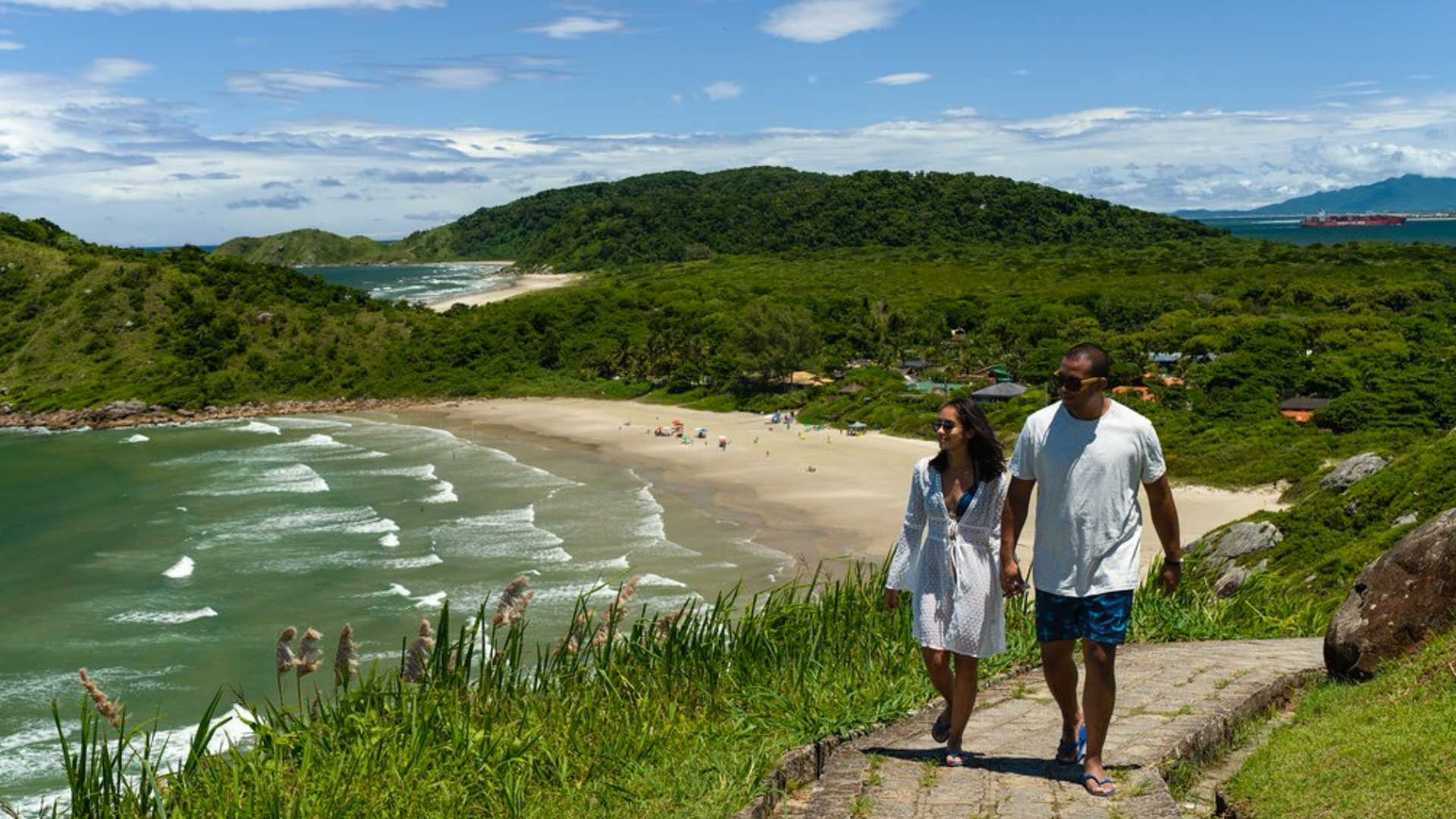Turistas peruanos a Brasil siguen batiendo récord con un crecimiento de 13.97% en agosto
