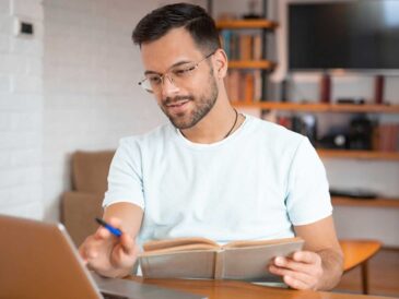 ¿Cómo debería evaluarte una universidad virtual en tiempos de inteligencia artificial?
