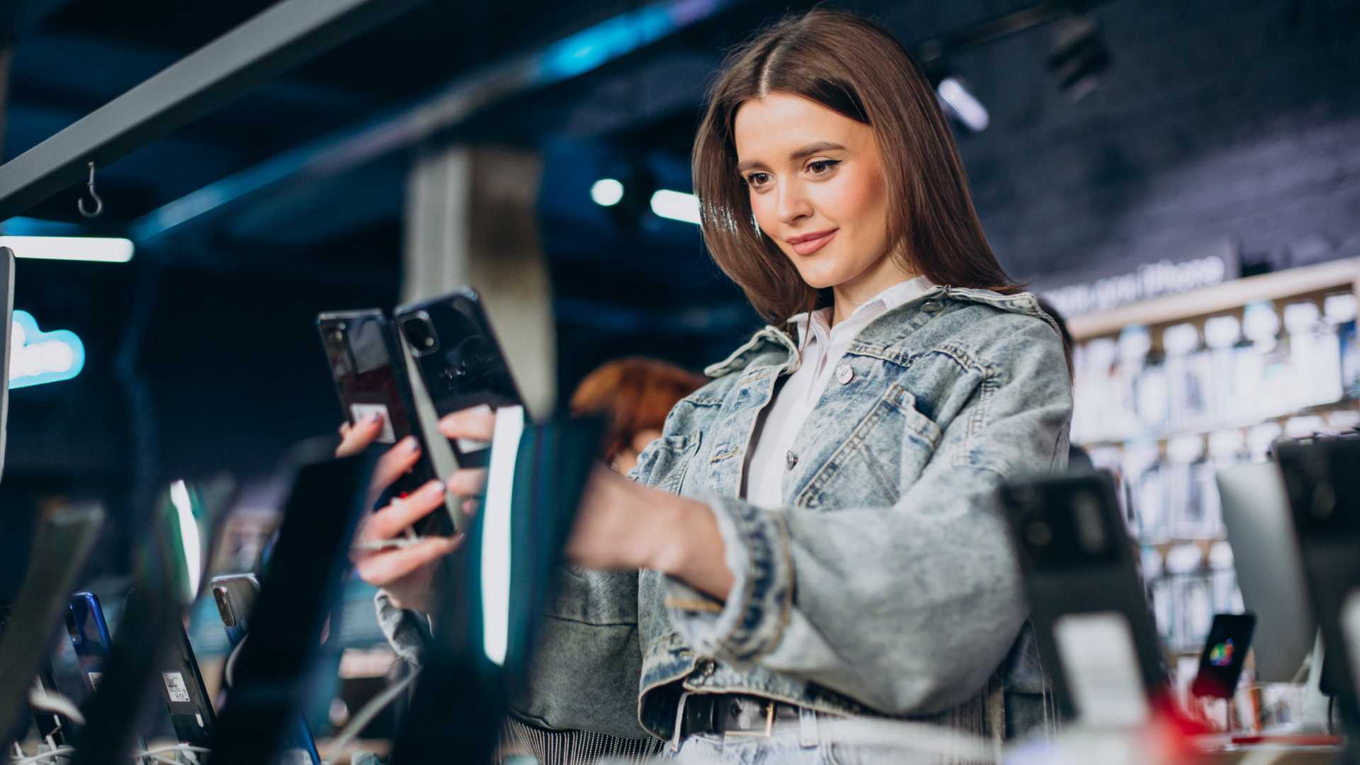 ¿Cuánto cuesta realmente un celular? Los gastos que deberías sumar antes de comprarlo