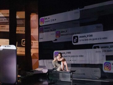 ¿Cuánto tiempo de nuestra vida se va en redes sociales? Obra lleva el doomscrolling al teatro
