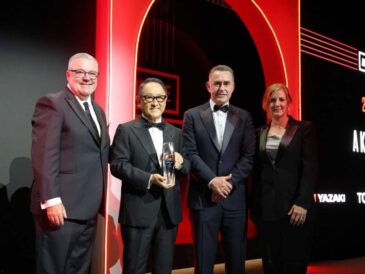 Akio Toyoda ingresa al Automotive Hall of Fame y destaca la colaboración para el futuro de la industria automotriz
