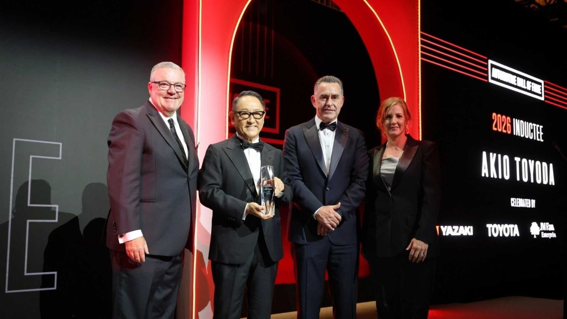 Akio Toyoda ingresa al Automotive Hall of Fame y destaca la colaboración para el futuro de la industria automotriz