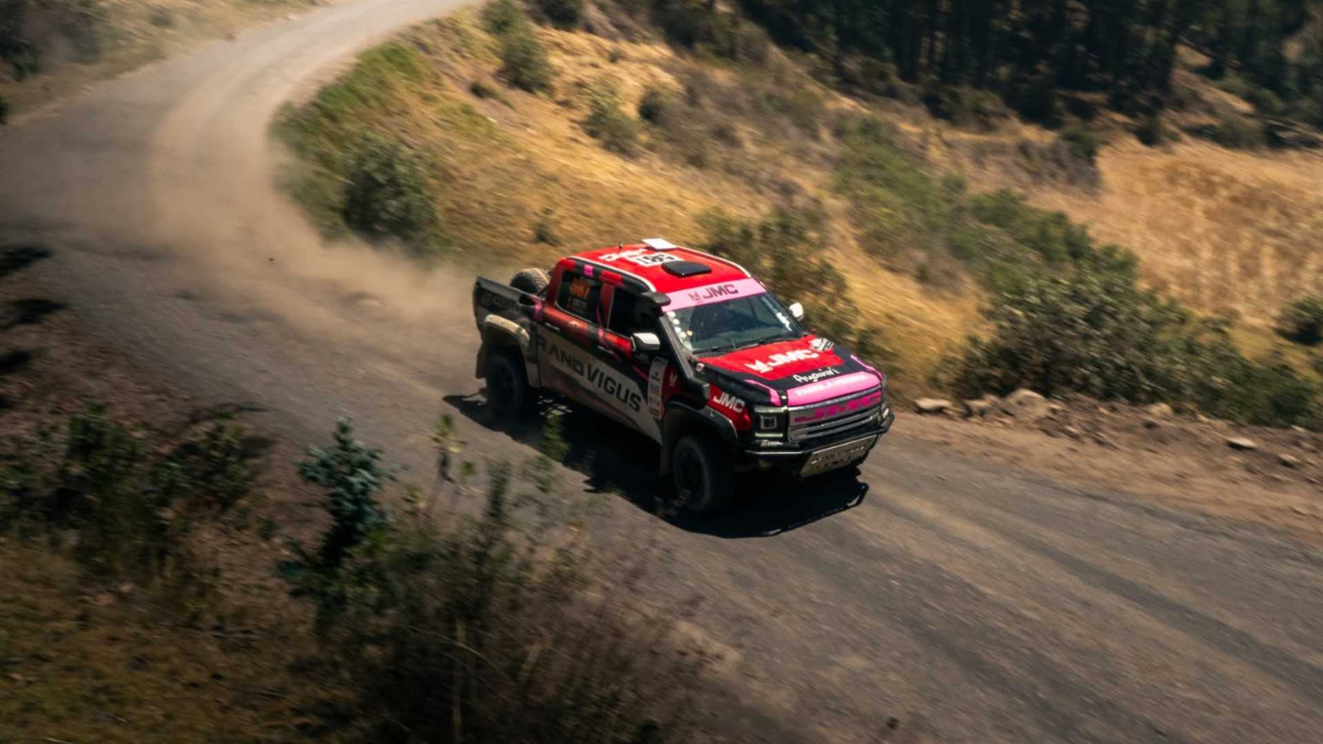 JMC se pone a prueba y conquista el triple podio en Caminos del Inca 2026