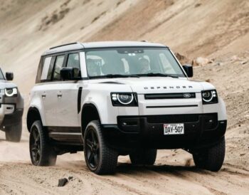 Land Rover lleva su espíritu aventurero a la costa peruana con una nueva edición de Defender Experience