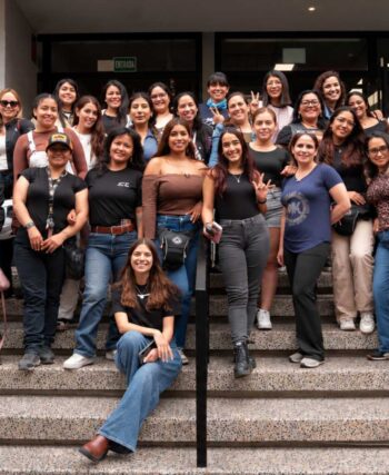 Mujeres motociclistas alcanzan el 10% del parque vehicular e impulsan el mercado de dos ruedas en Perú