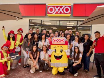 OXXO abre nuevos formatos en el Metropolitano y la USMP en Lima
