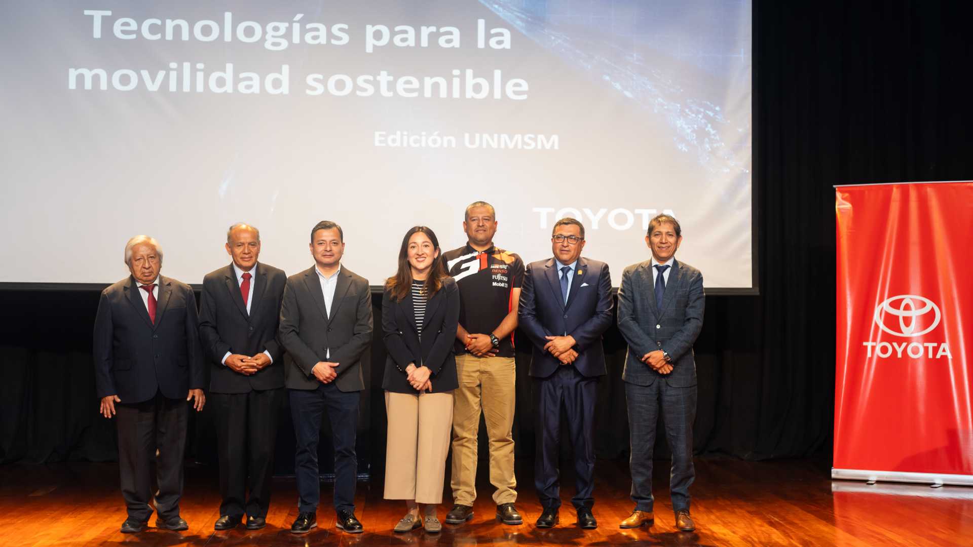 Toyota del Perú y la UNMSM capacitan a más de 150 futuros ingenieros en tecnologías de movilidad sostenible